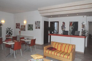 Check-in/check-out kiosk