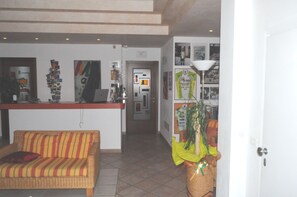 Check-in/check-out kiosk - Marinetta Bed & Breakfast (Signa)