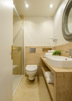 Free toiletries, hair dryer, towels - Hotel Tobazo (Aisa)