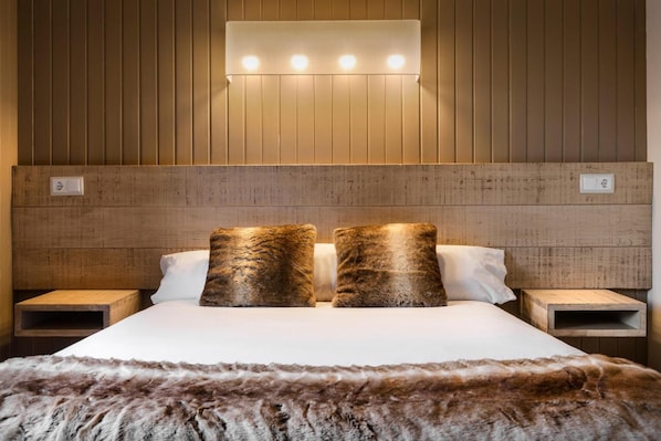 Desk, free WiFi, bed sheets