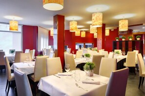 Restaurant - Hotel Tobazo (Aisa)