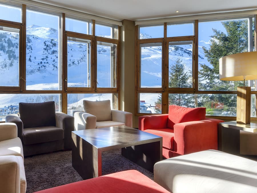 32-inch flat-screen TV with digital channels, TV