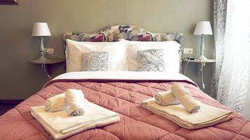 Romantisches Doppelzimmer | Individuell dekoriert, individuell eingerichtet, kostenloses WLAN