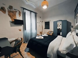 Triple Room | Individually decorated, individually furnished, free WiFi, bed sheets