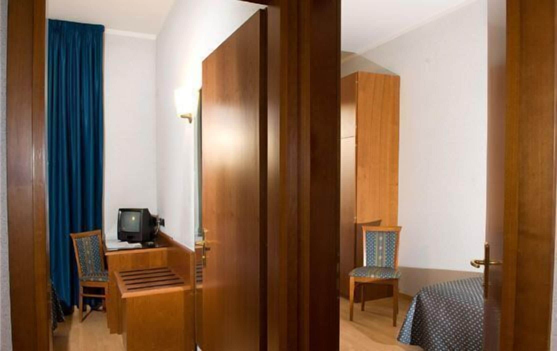 family room | room amenity