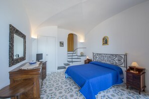 Standard Double Room | Down duvets, Select Comfort beds, minibar, free WiFi