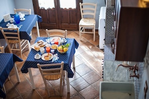 Free daily buffet breakfast  - Cinisi Vacanze (Cinisi)