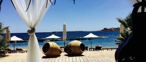Private beach, free beach cabanas, sun loungers, beach umbrellas