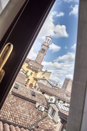 Studiosuite – deluxe, 1 kingsize-seng med sovesofa, bakgårdsutsikt | Romfasilitet