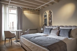 Lençóis italianos Frette, roupas de cama premium, frigobar