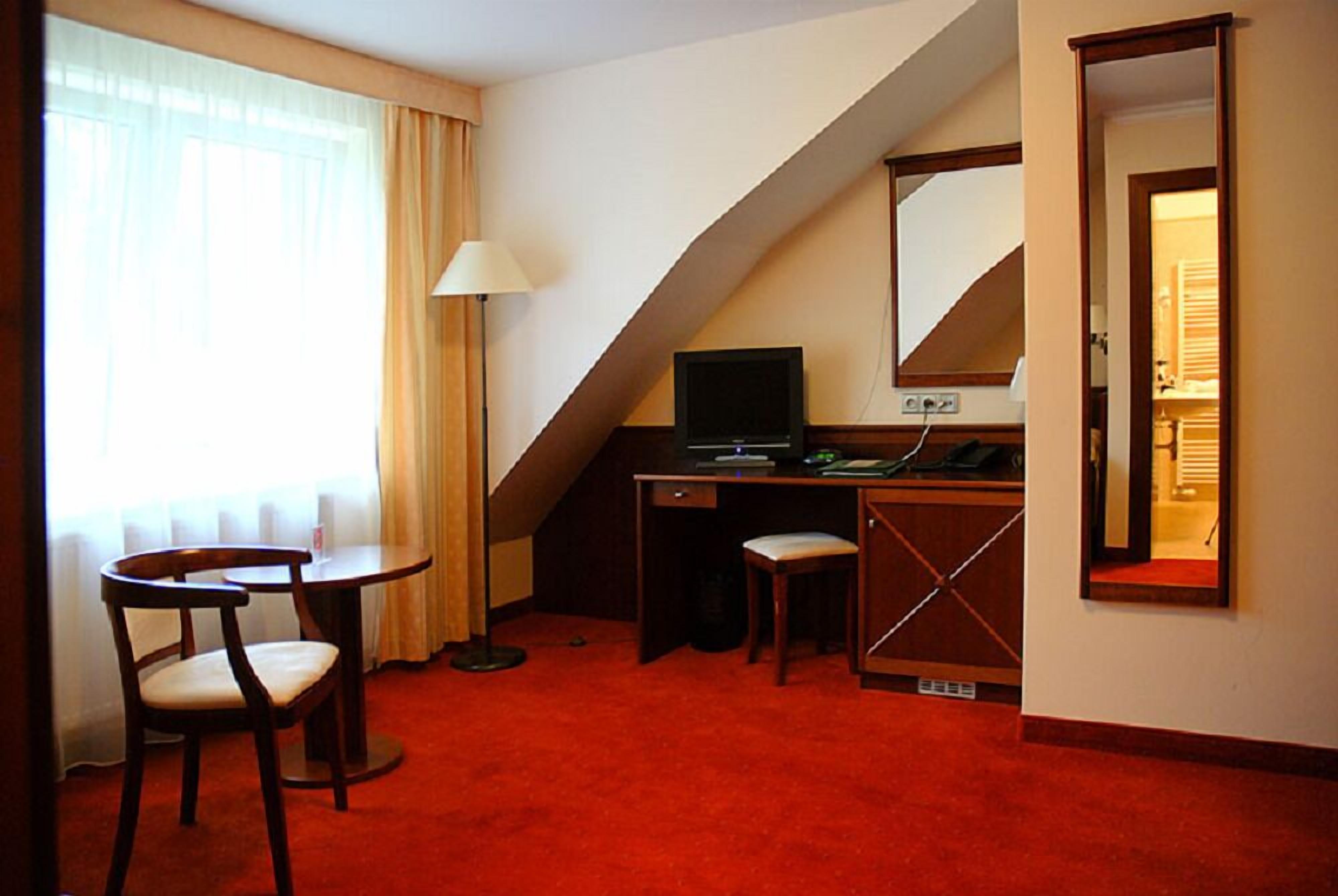 single room | room amenity