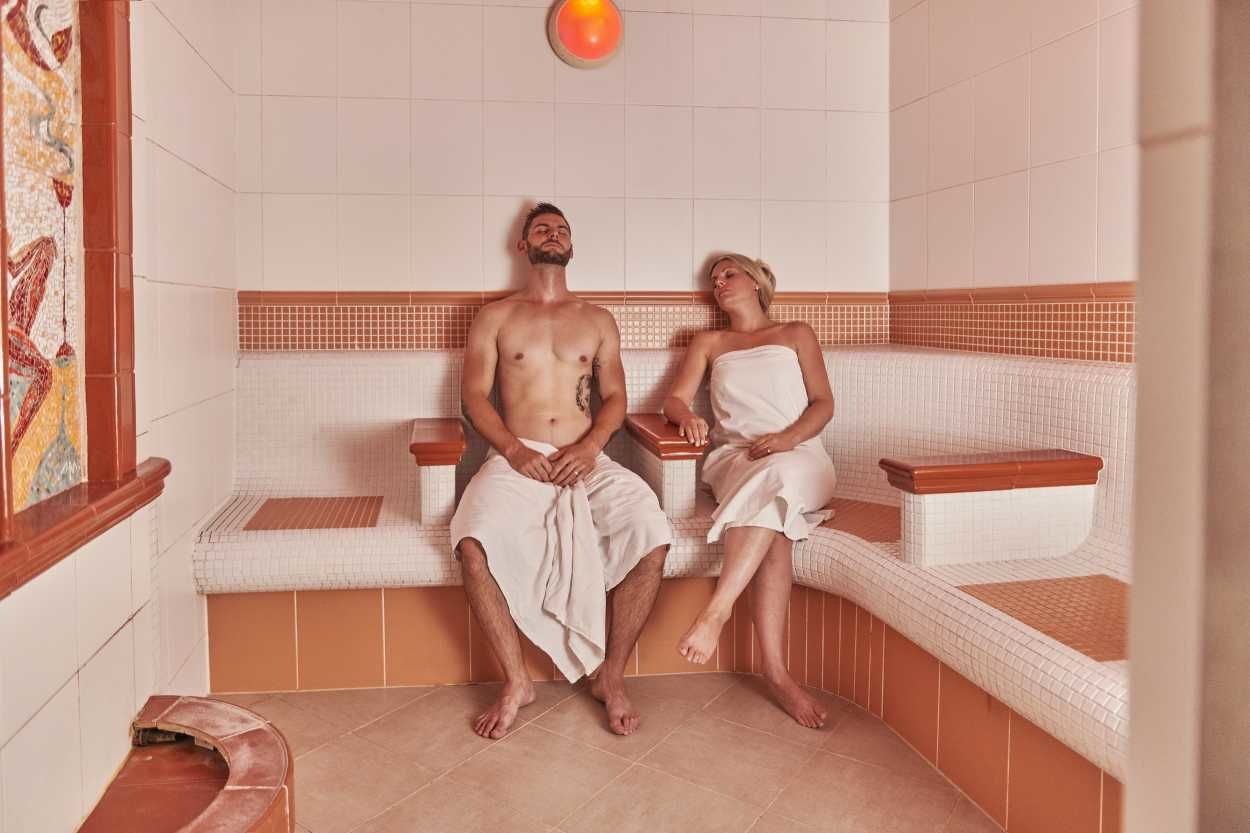 sauna, hot tub, turkish bath/hammam, body treatments, aromatherapy