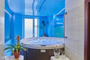 Private spa tub - Hotel Komorni Hurka (Cheb)