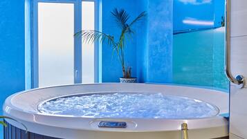 Private spa tub