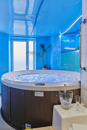 Bañera de hidromasaje privada