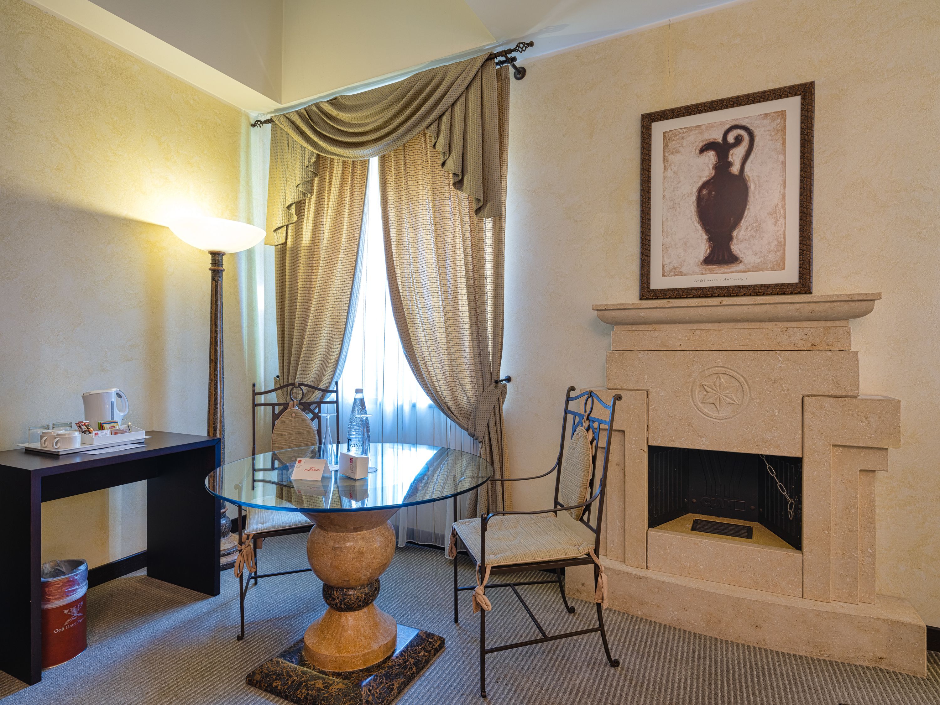 junior suite | 1 bedroom, minibar, in-room safe, desk