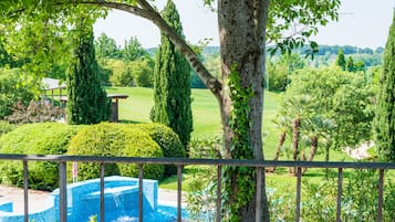 Mittagessen, Blick auf den Golfplatz