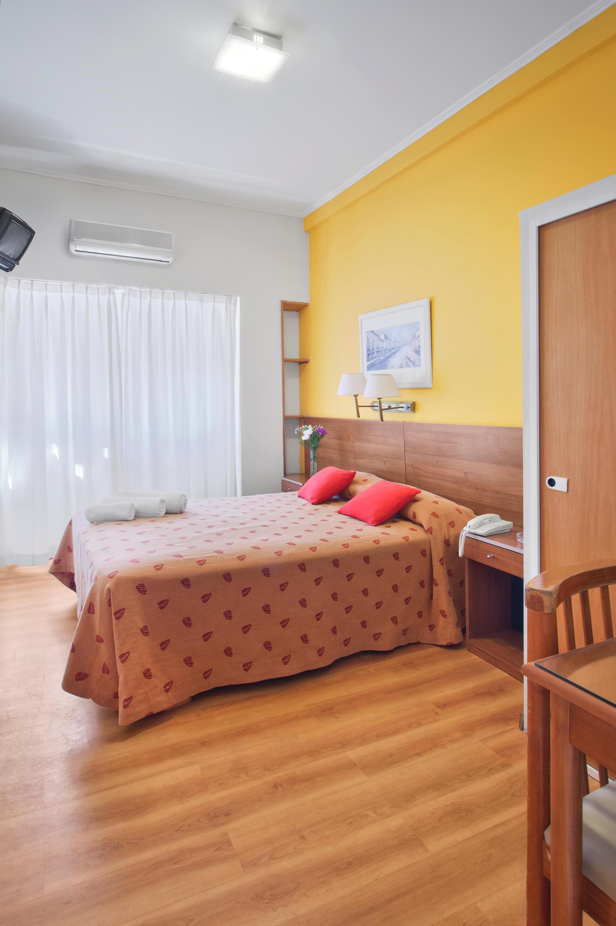 In-room safe, desk, free cribs/infant beds, free WiFi