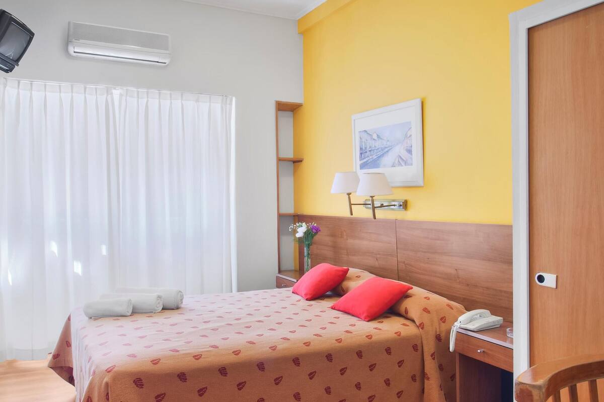 In-room safe, desk, free cribs/infant beds, free WiFi