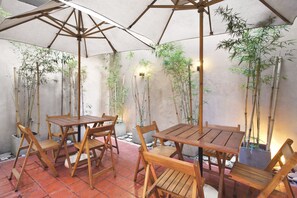 Courtyard - Milan Hotel (Buenos Aires)