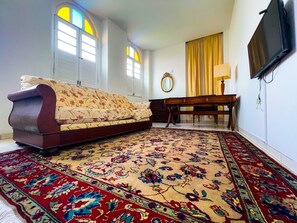 Minibar, Zimmersafe, Bettwäsche