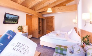 套房, 2 间卧室, 阳台, 山景 (Fuchsbau) | 客房内保险箱、折叠床/加床(额外收费)、免费 WiFi