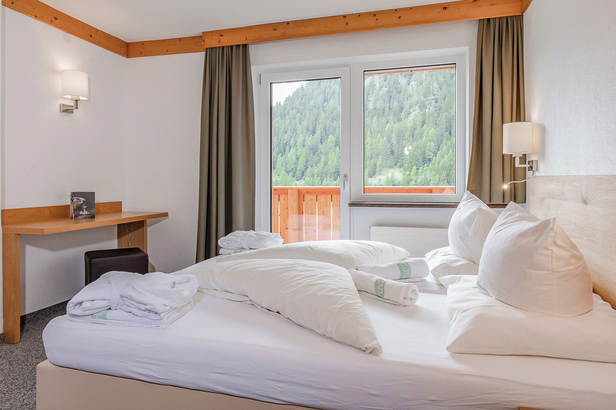 Family Suite | In-room safe, individually decorated, individually furnished, free WiFi