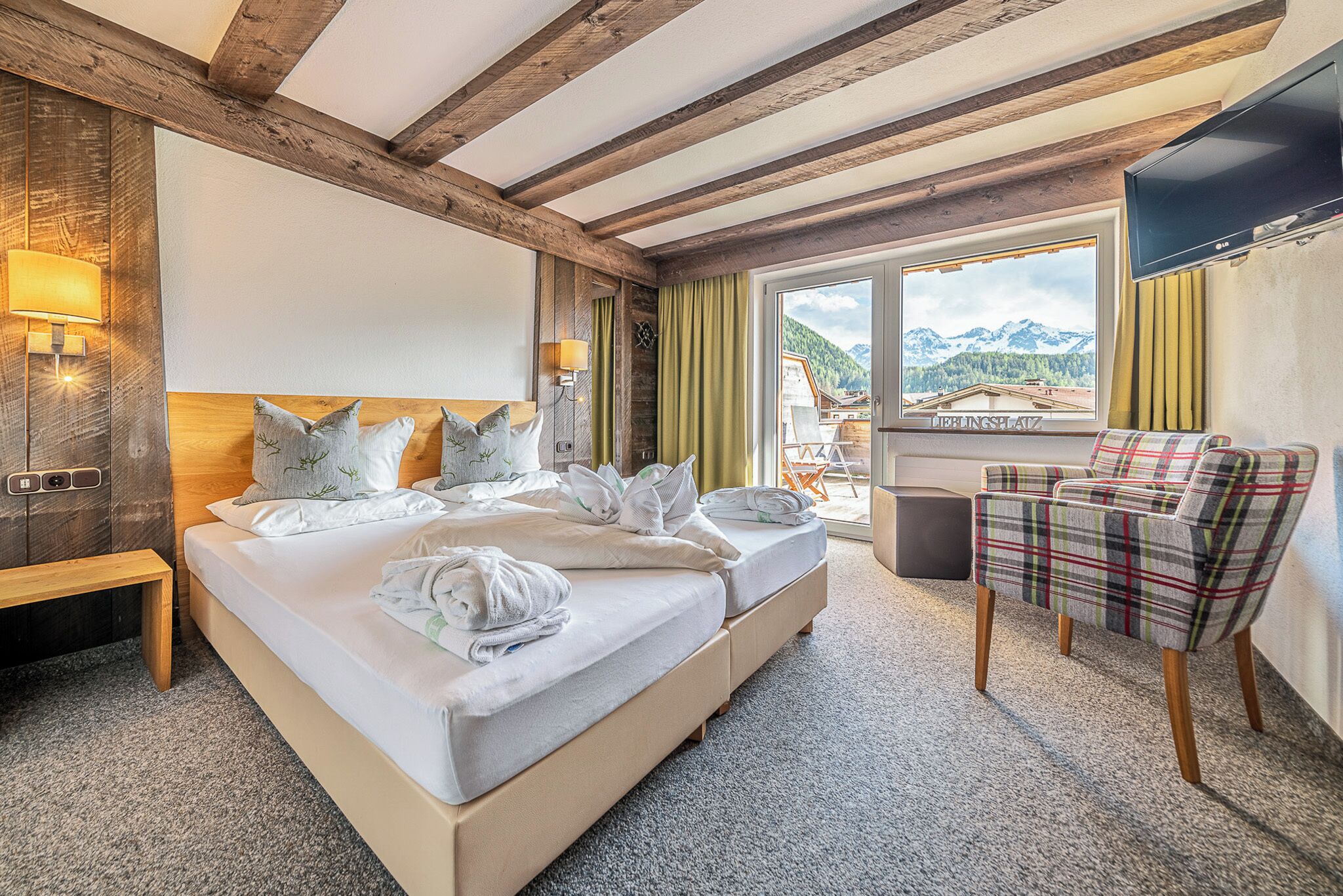 Standard Double Room (Fundusfeiler) | In-room safe, individually decorated, individually furnished, free WiFi