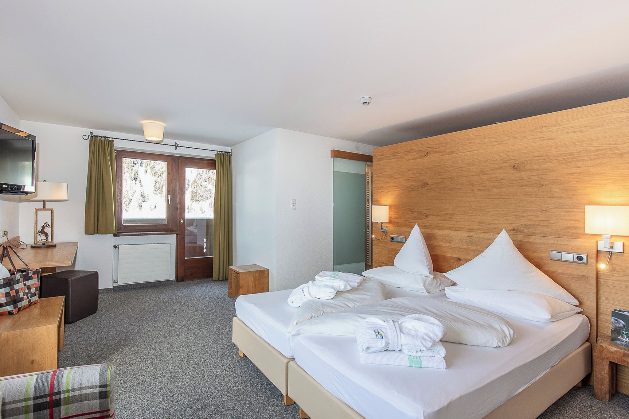 Classic-Doppelzimmer (Hemerkogel) | Zimmersafe, kostenloses WLAN, individuell dekoriert