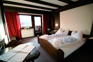 Habitación estándar doble, balcón, vistas a la montaña (Fundusfeiler) | Caja fuerte, camas supletorias, wifi gratis