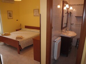 Double Room, Mountain View | Bathroom