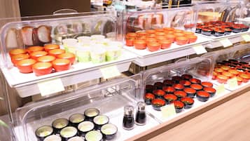 Daily buffet breakfast (JPY 2500 per person)