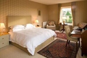 Standaard tweepersoonskamer | Luxe beddengoed, een bureau, een strijkplank/strijkijzer, gratis wifi