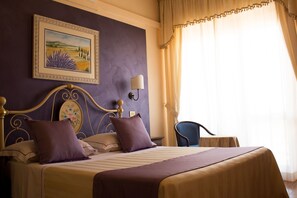 Comfort Double Room | In-room safe, desk, free WiFi, bed sheets - Hotel Tre Stelle (Montepulciano)