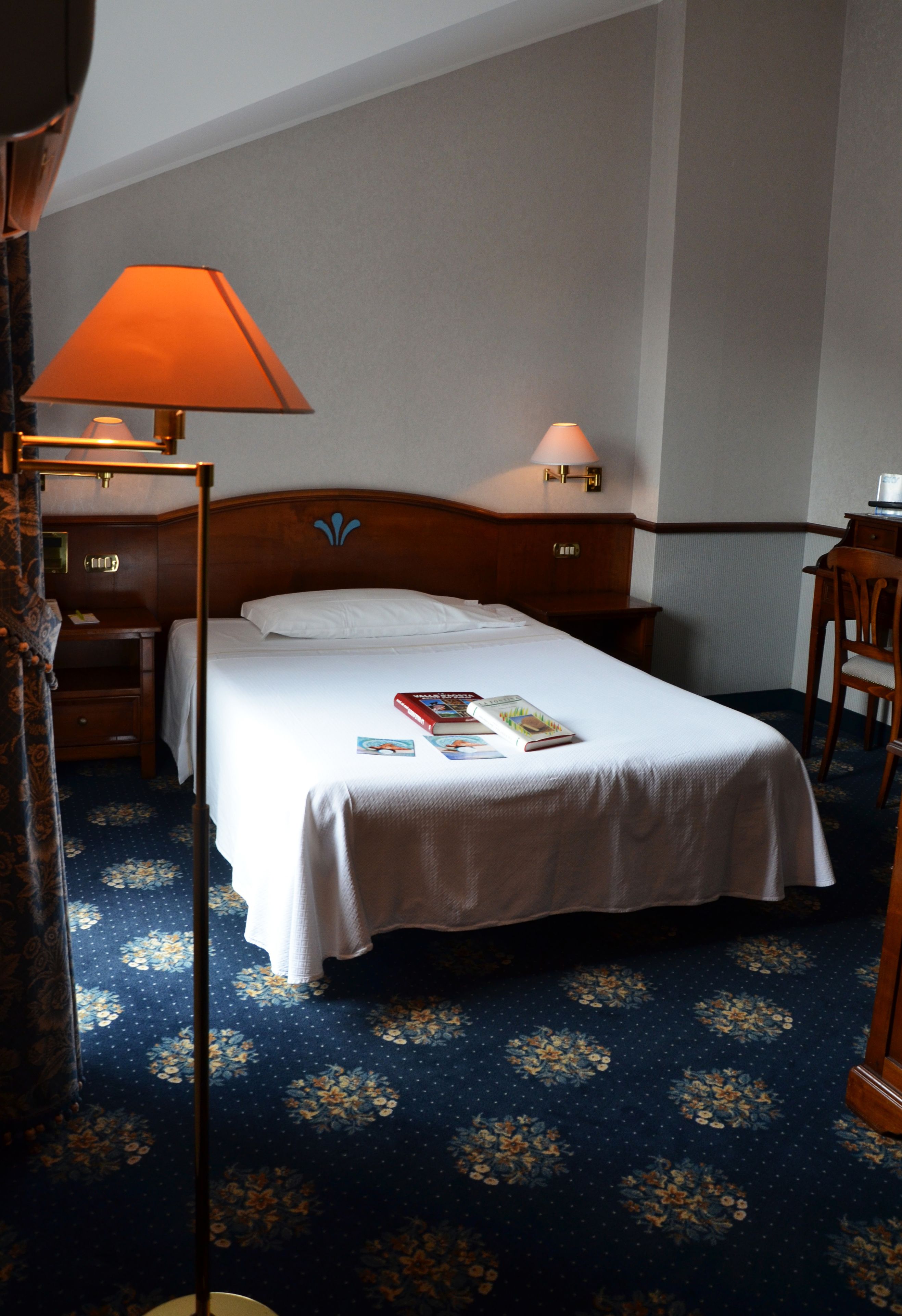 hypo-allergenic bedding, select comfort beds, minibar, in-room safe