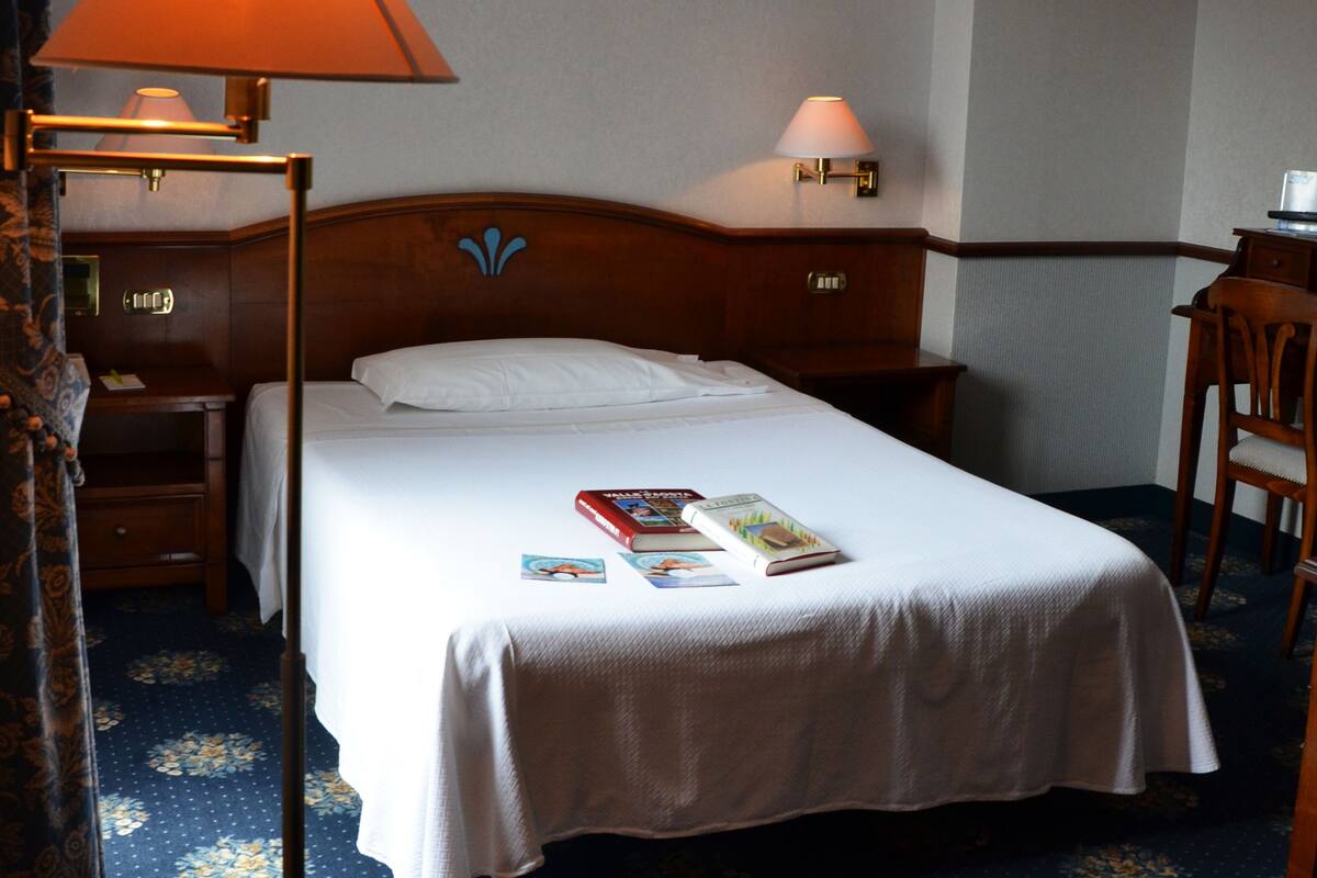 hypo-allergenic bedding, select comfort beds, minibar, in-room safe