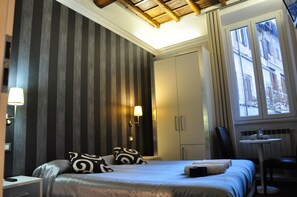 Double or Twin Room | Frette Italian sheets, minibar, in-room safe, desk - Navona Nice Room (Rome)