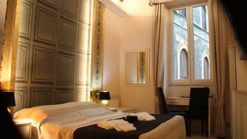 Frette Italian sheets, minibar, in-room safe, desk