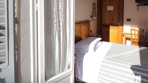 Single Room, Shared Bathroom | Hypo-allergenic bedding available, desk, soundproofing, WiFi (free) - Hotel Margaret (Florence)