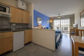 Standard Studio, City View | In-room safe, free cots/infant beds, WiFi, bed sheets - whala!tenerife (Arona)