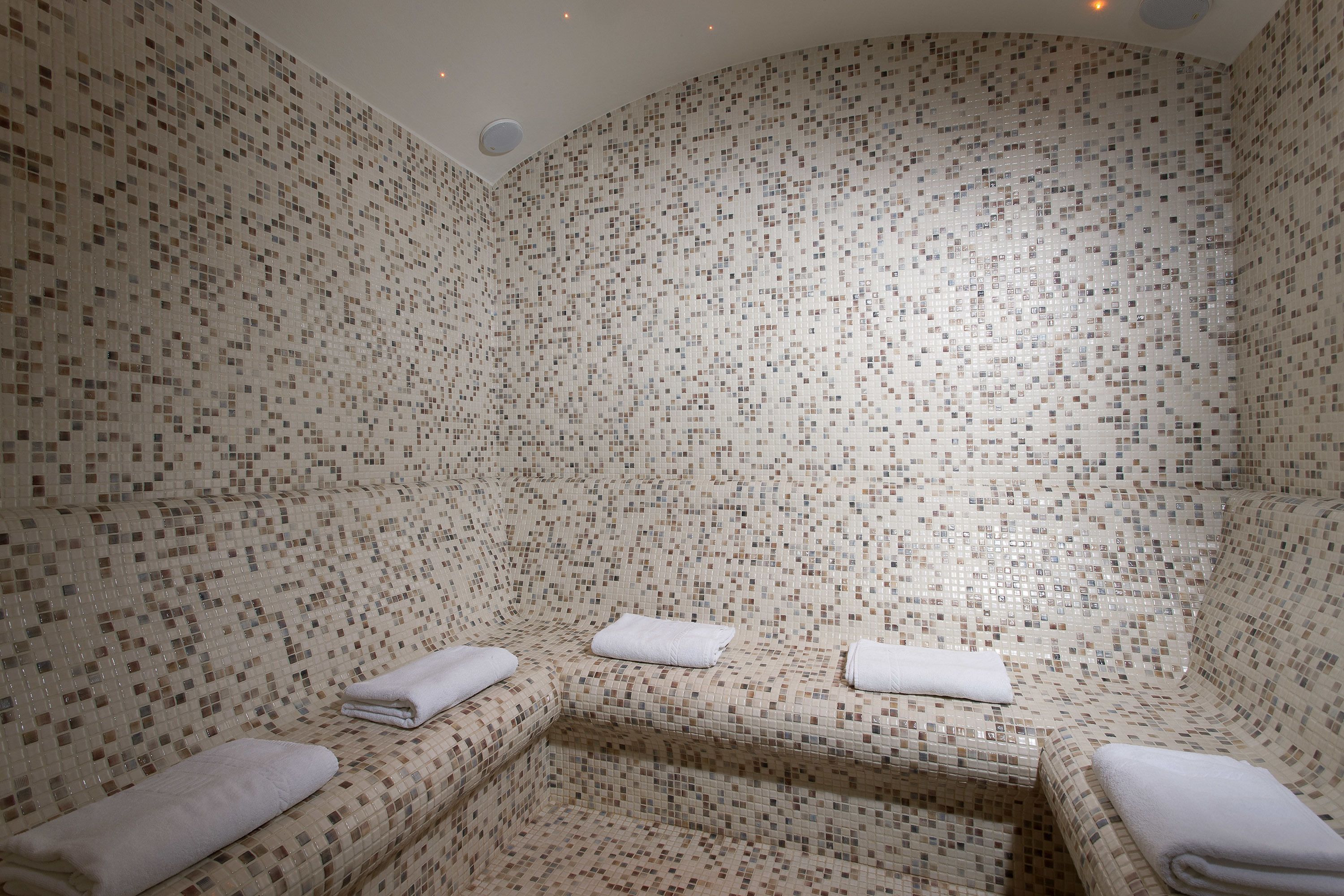 Sauna, Türkisches Bad/Hamam, Körperbehandlungen, Körperpeelings