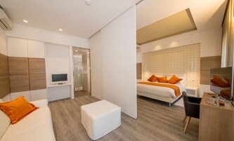 设计套房, 1 间卧室, 海景 (Beach access included) | 迷你吧、客房内保险箱、办公桌、隔音