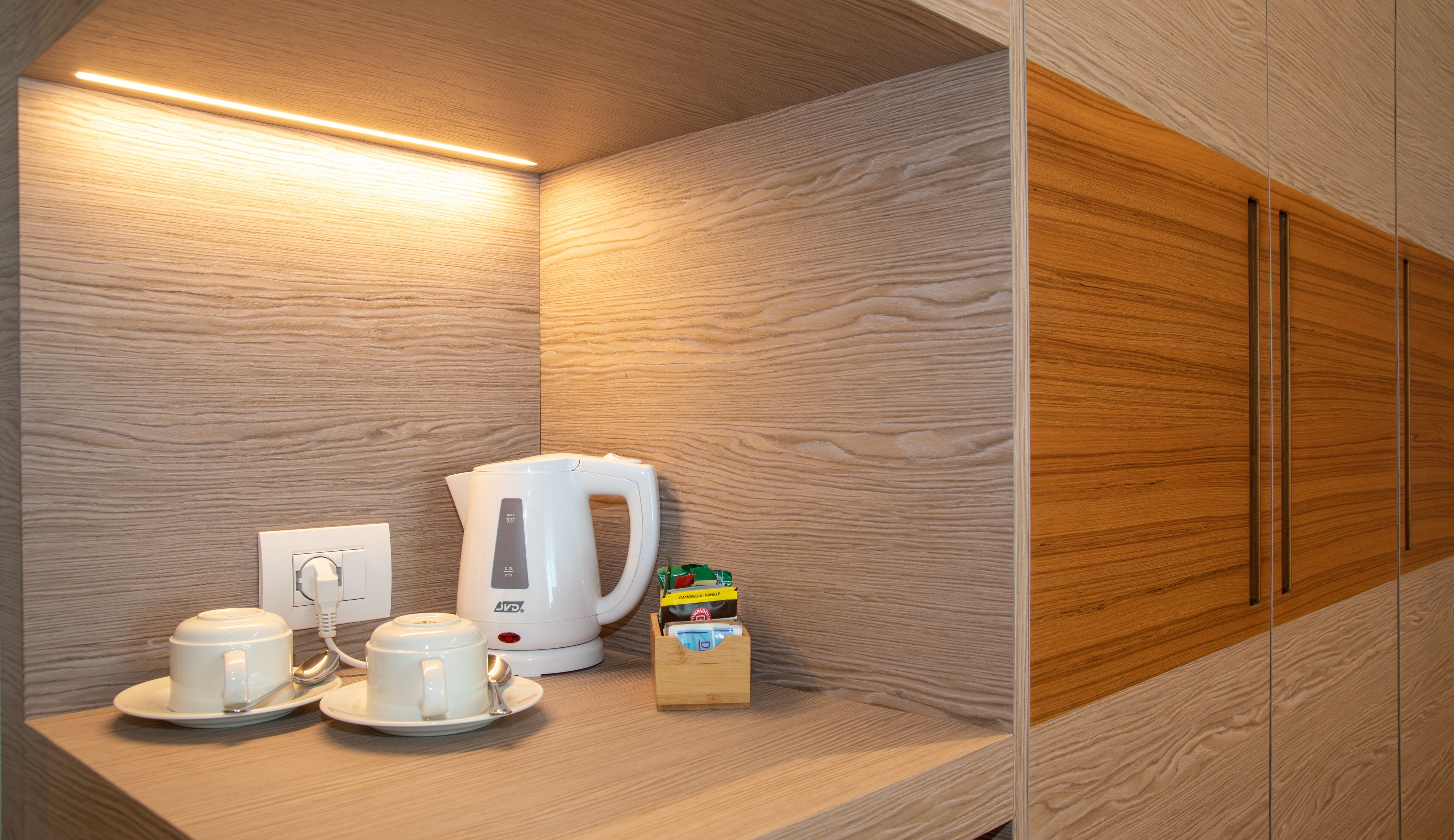 double room, sea view (beach access included) | 1 bedroom, minibar, in-room safe, desk