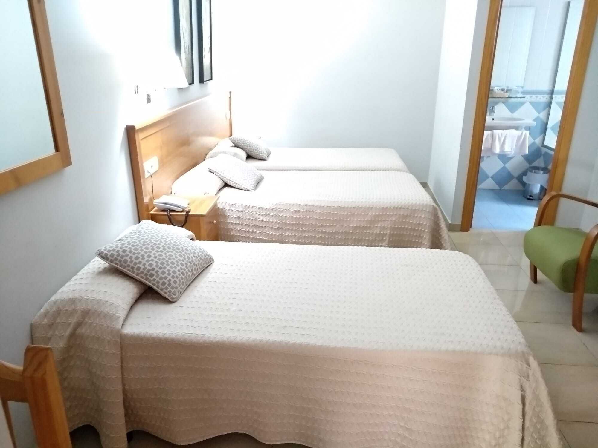 triple room | down duvets, in-room safe, individually decorated