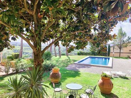 Seasonal outdoor pool, sun loungers