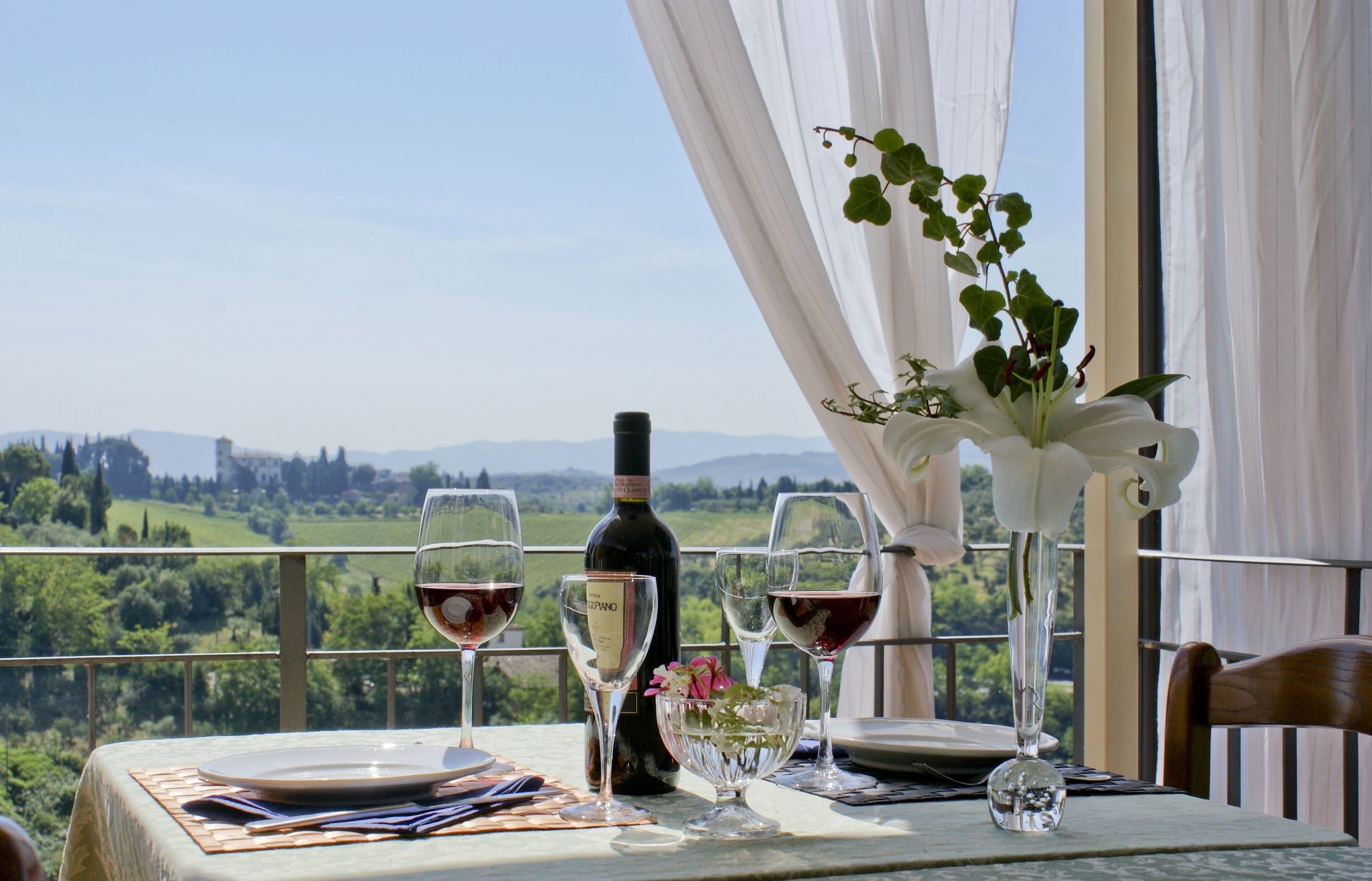 Frühstück, italienische Küche, Speisen im Freien 