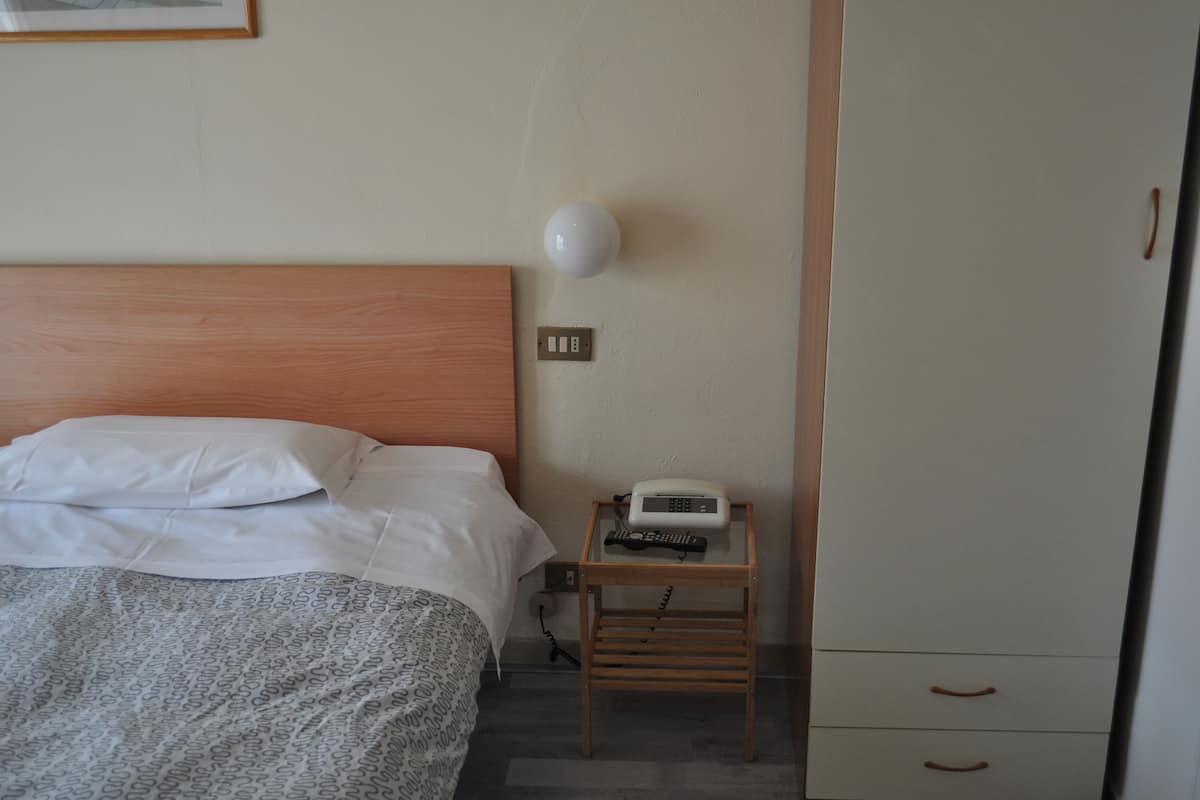 Single Room | Frette Italian sheets, pillow-top beds, desk, free WiFi