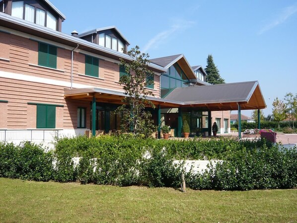 Front of property - Monica Hotel Fiera (Cornaredo)