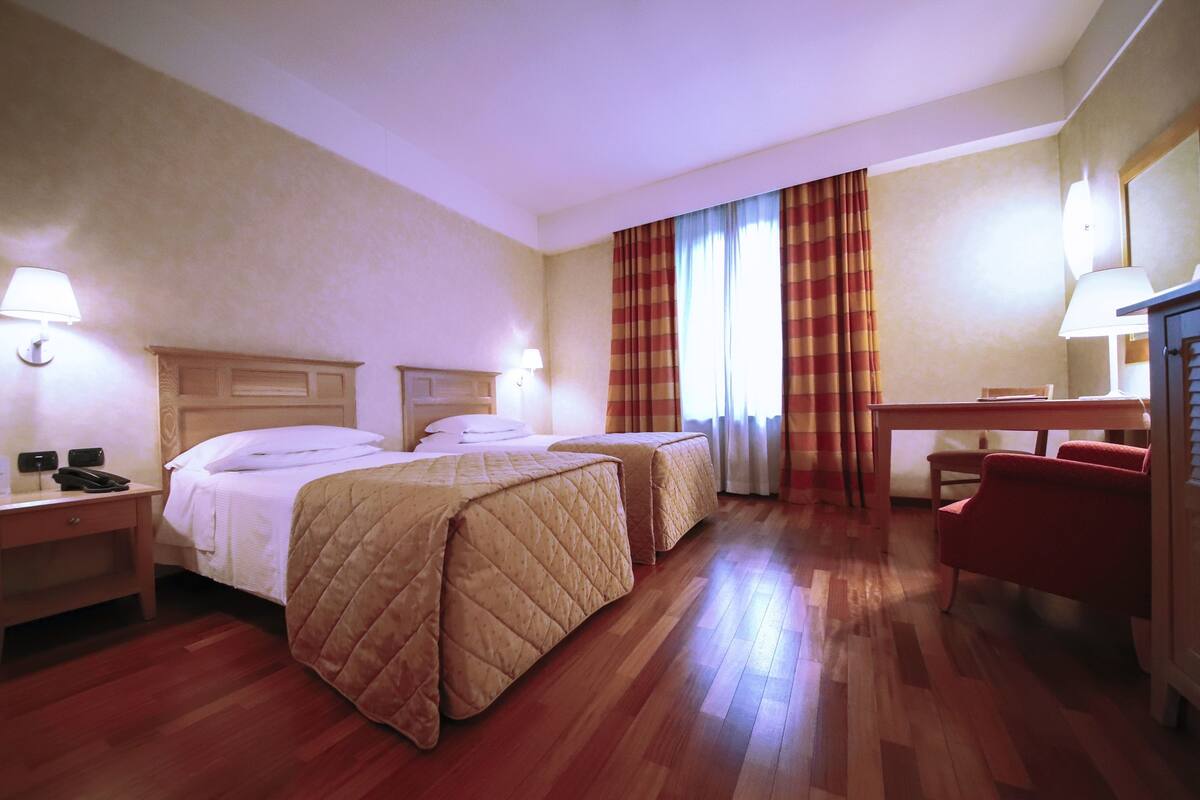 Premier Double Room, 2 Twin Beds | In-room safe, desk, laptop workspace, soundproofing
