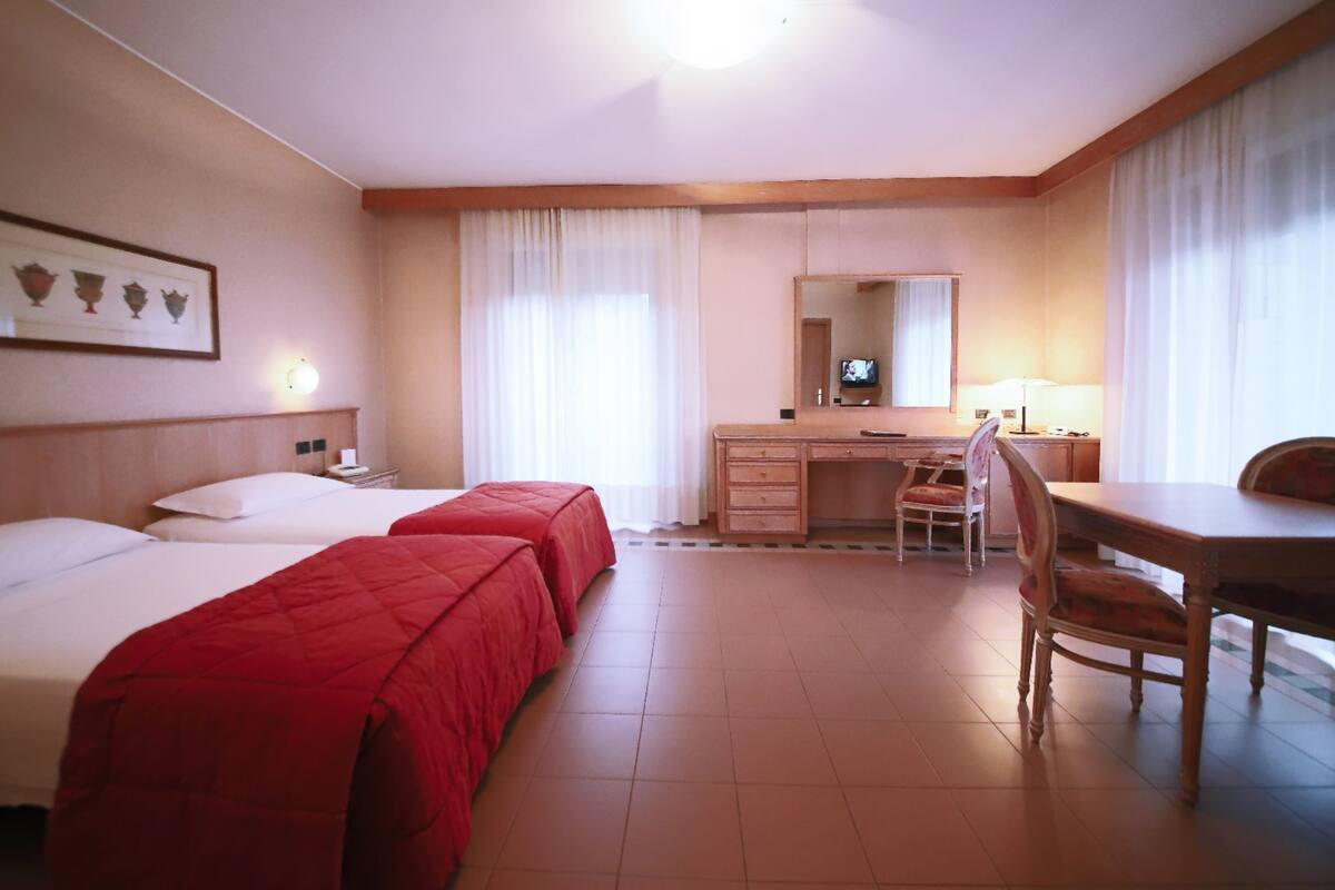 In-room safe, desk, laptop workspace, soundproofing
